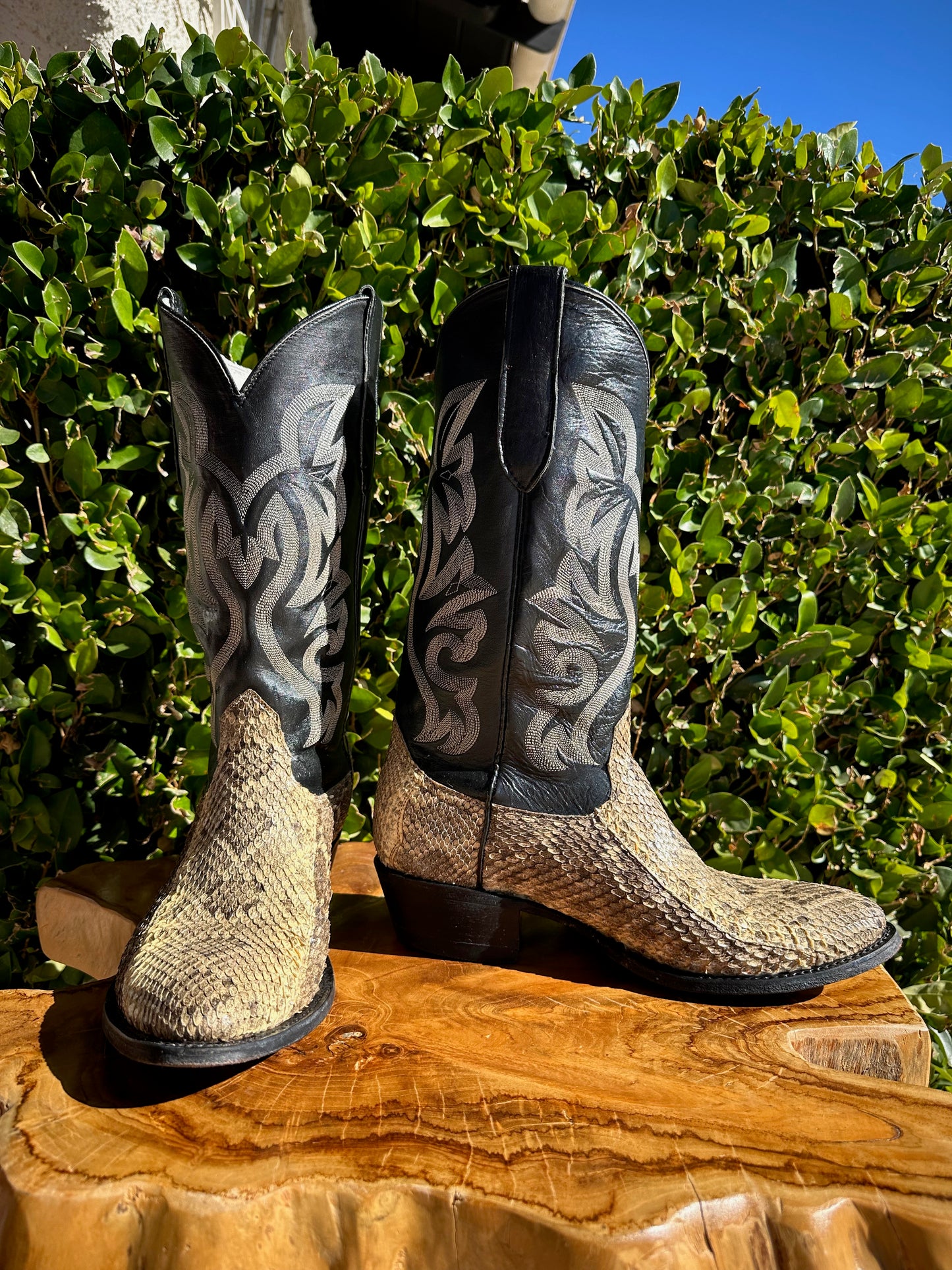 Cowtown Rattlesnake Cowboy Boot size 9.5 D