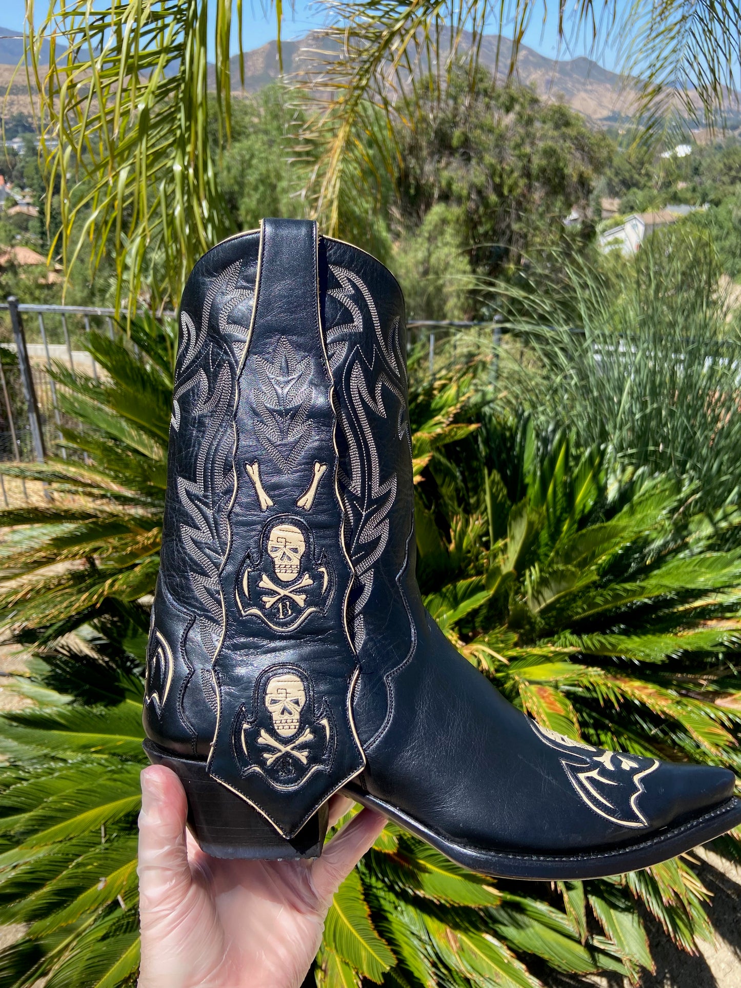 Liberty Custom Skull and Cross Bones 13 Cowboy Boots 10.5 D