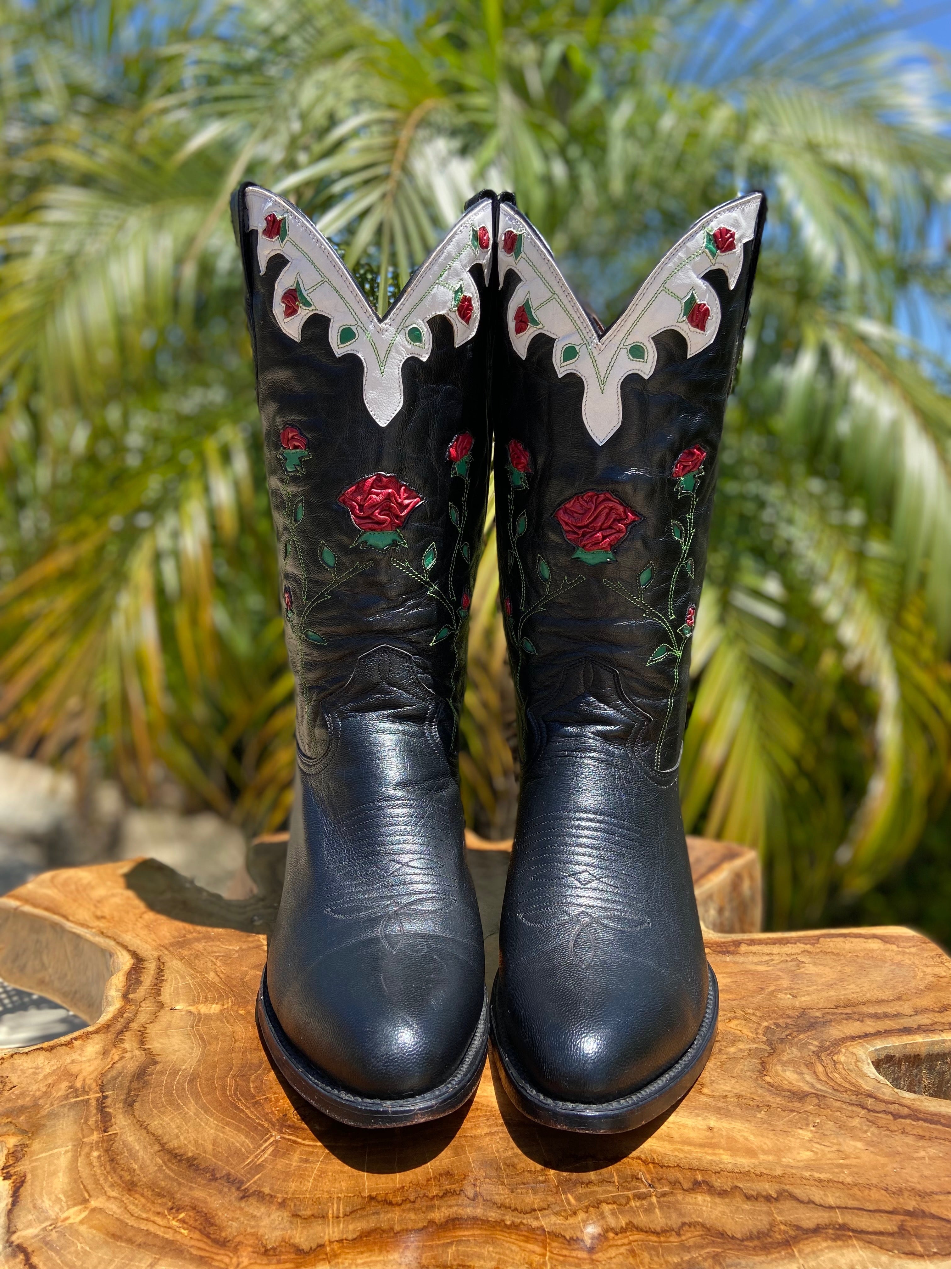 Custom embroidered cowboy boots best sale